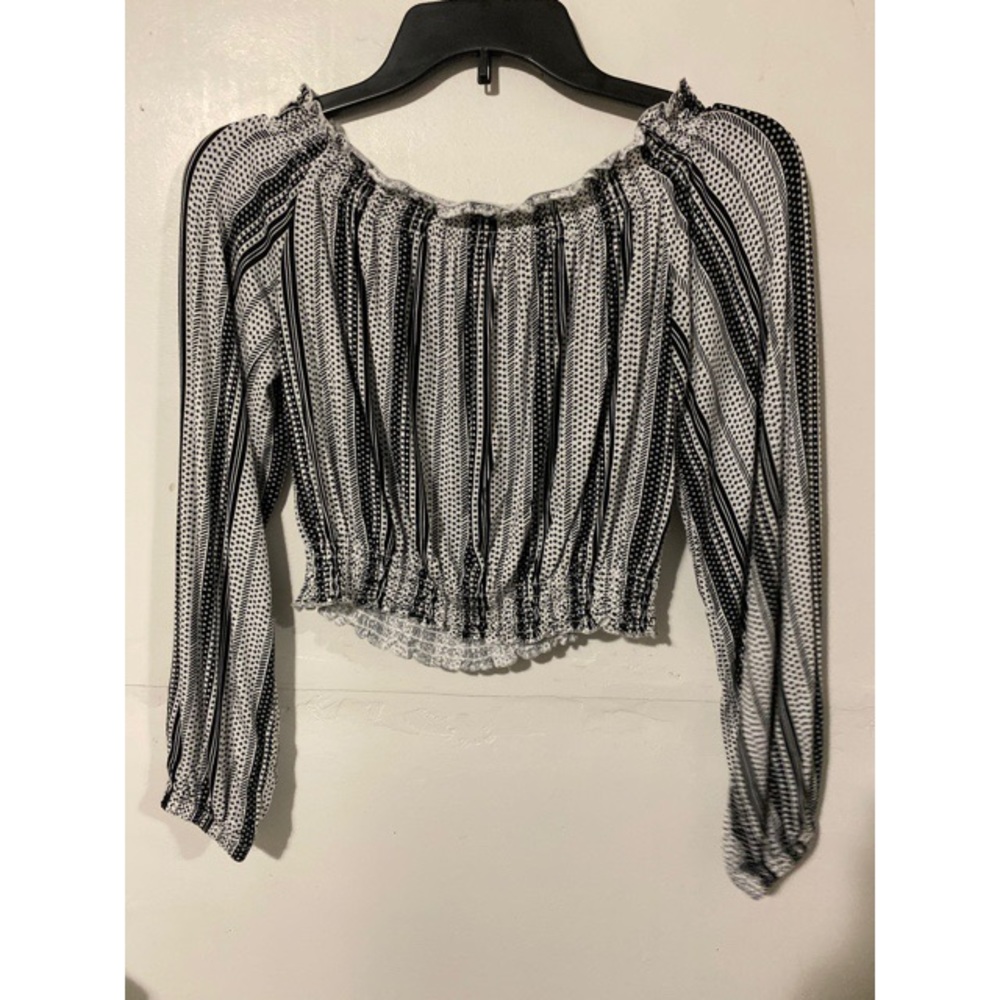 Long sleeve crop top